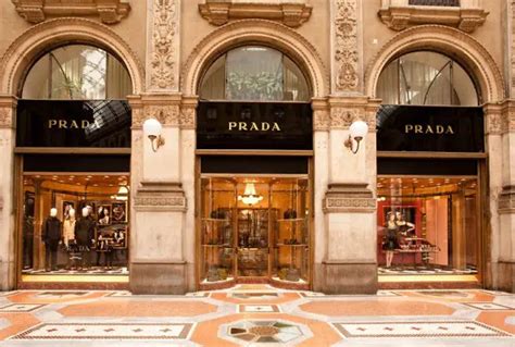 milano prada reggio emilia morm|Negozi Prada in Italia, Europa e nel Mondo .